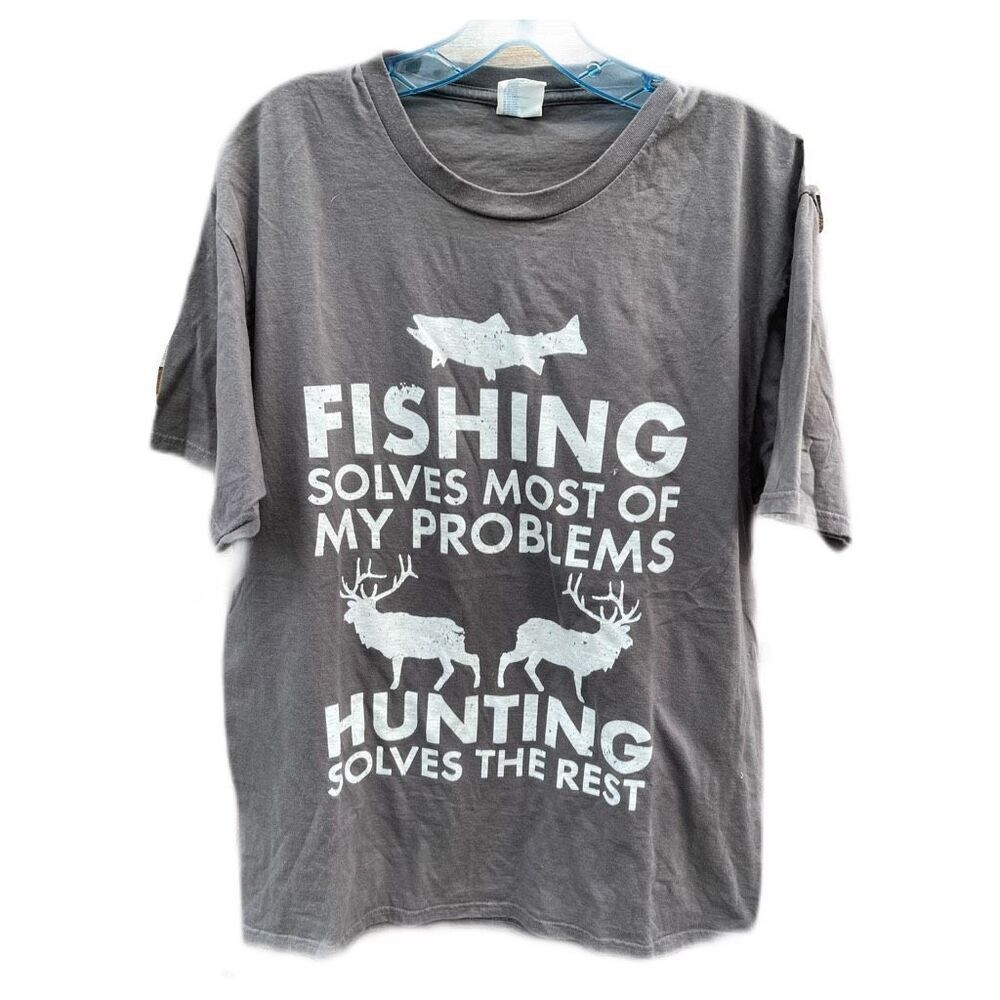 Fishing hunting graphic tee size large 100% cotton tee shirt